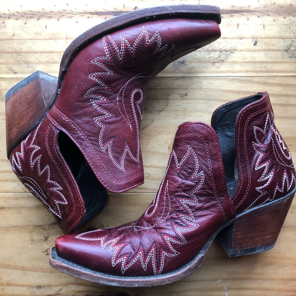 🐄 Ariat Dixon Cowgirl Booties